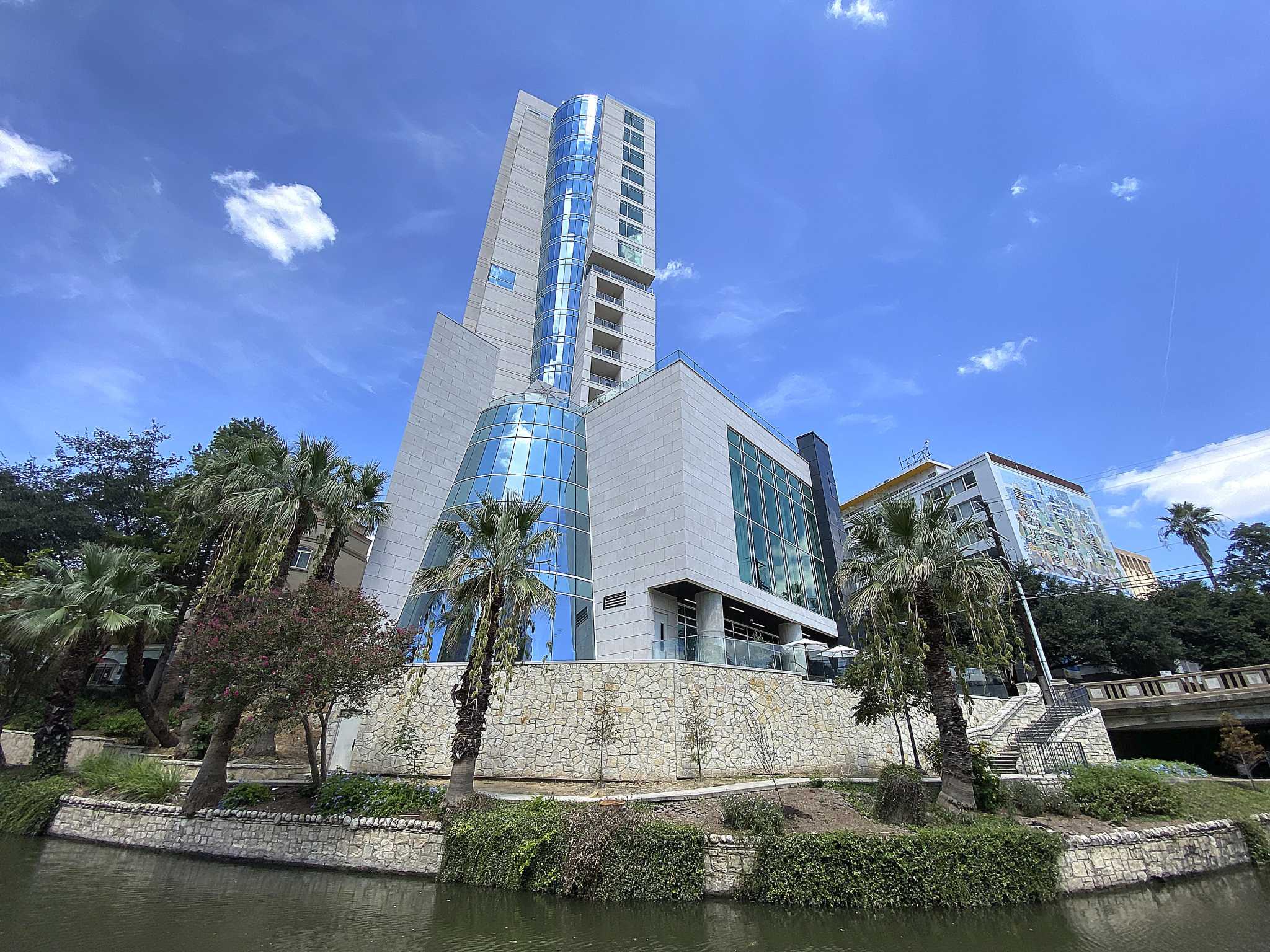 San Antonio's Hotel Indigo fired up over smoke allegedly emanating from neighboring Thompson hotel - Vimarsana News