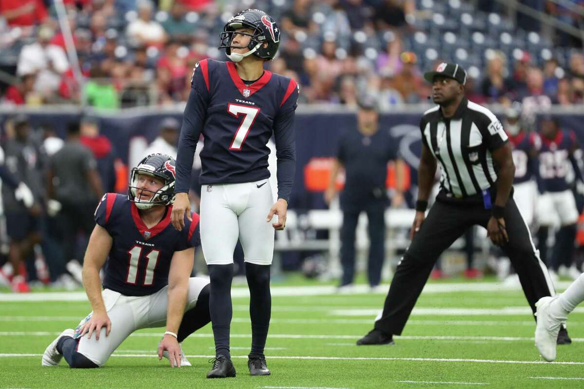 Patriots use late field goal to get 25-22 win over Texans