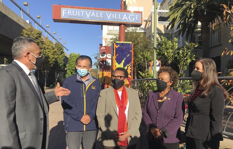 HUD chief calls Oakland 'transit village' a national model for housing - Vimarsana News
