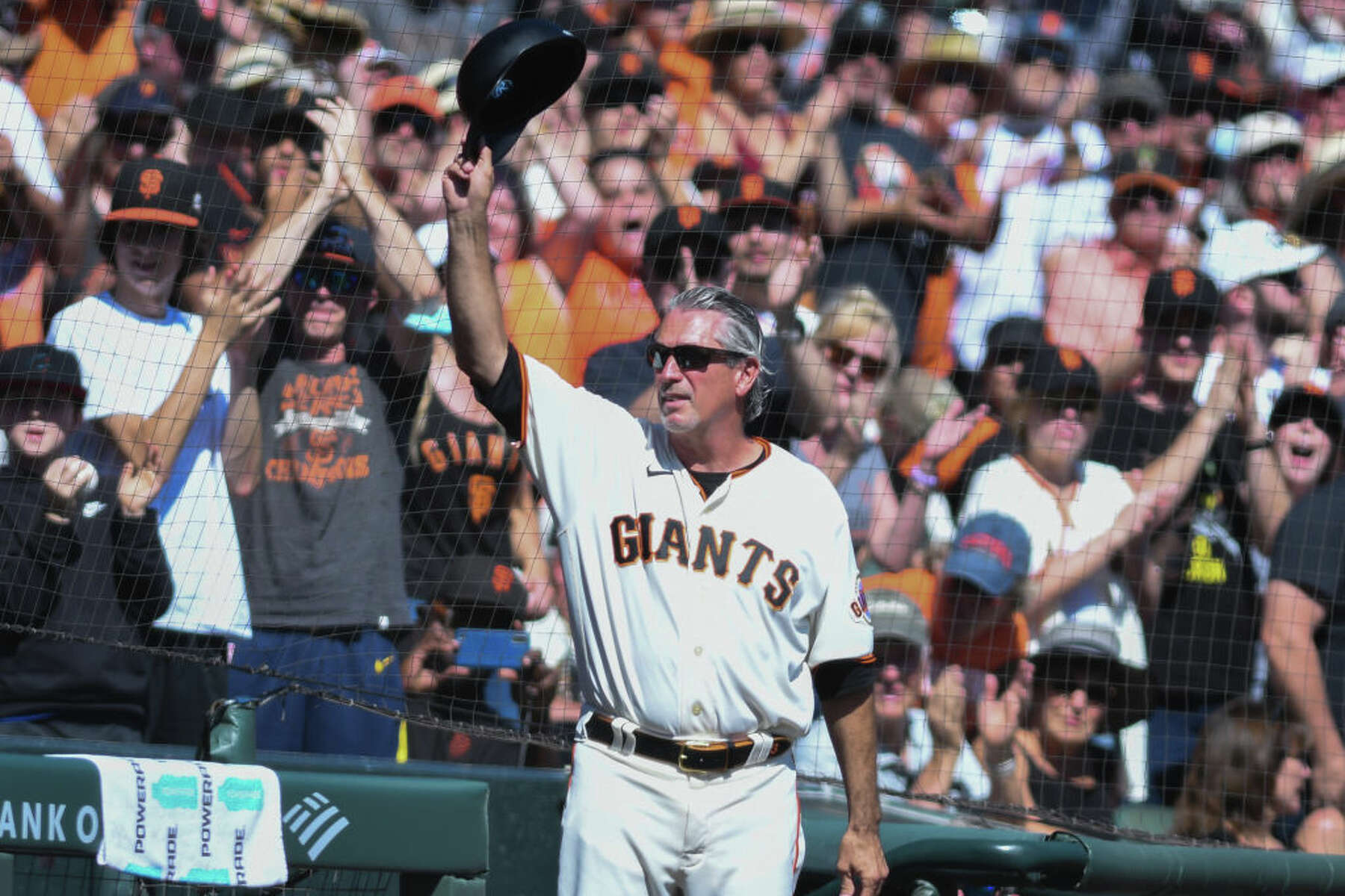 Giants longtime third base coach Ron Wotus lingers on field as Dodgers celebrate NLCS berth