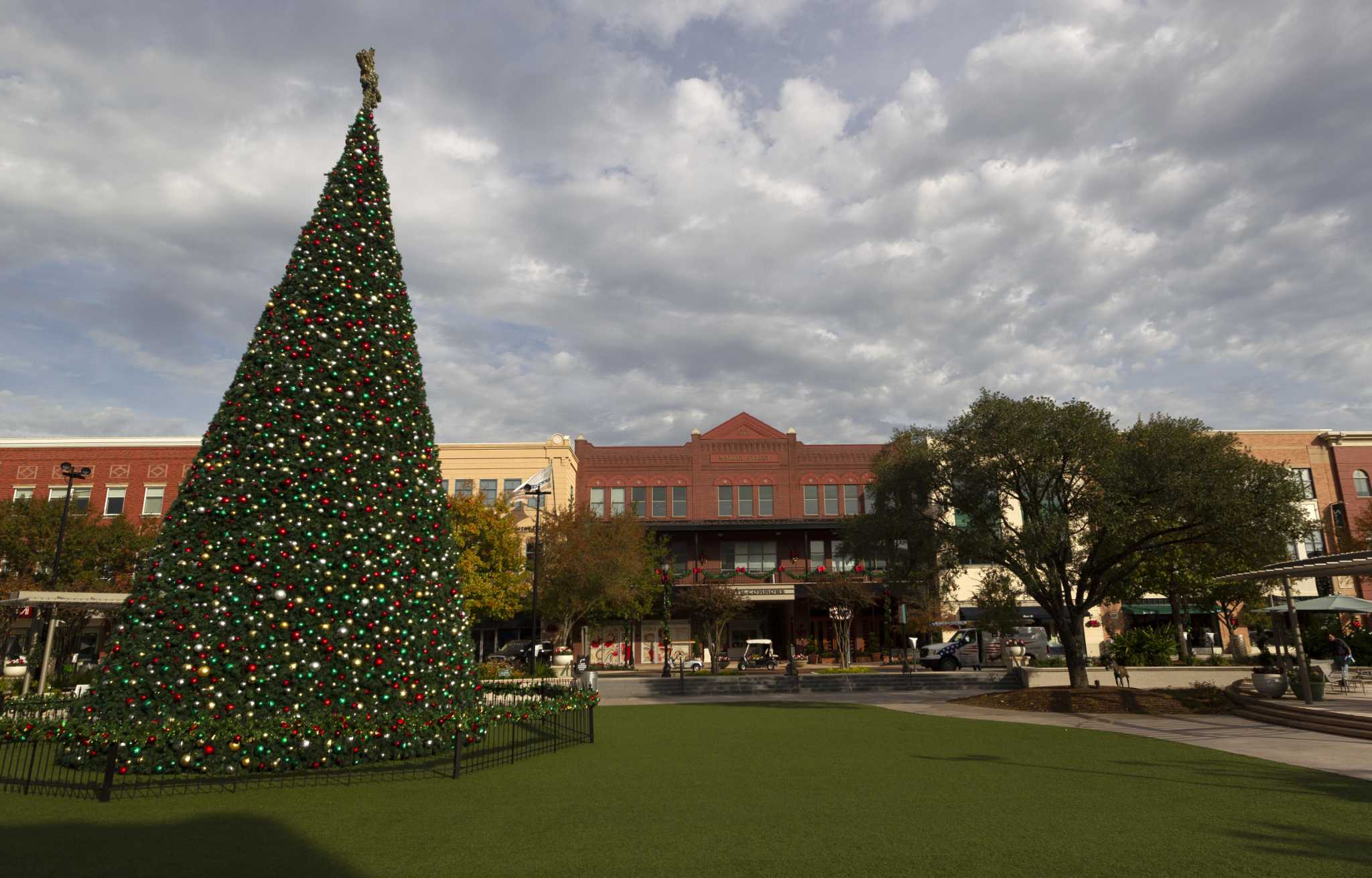 Woodlands Market Street Christmas Tree 2022 Photos Market Street In The Woodlands Is Looking For Lighting Luminary