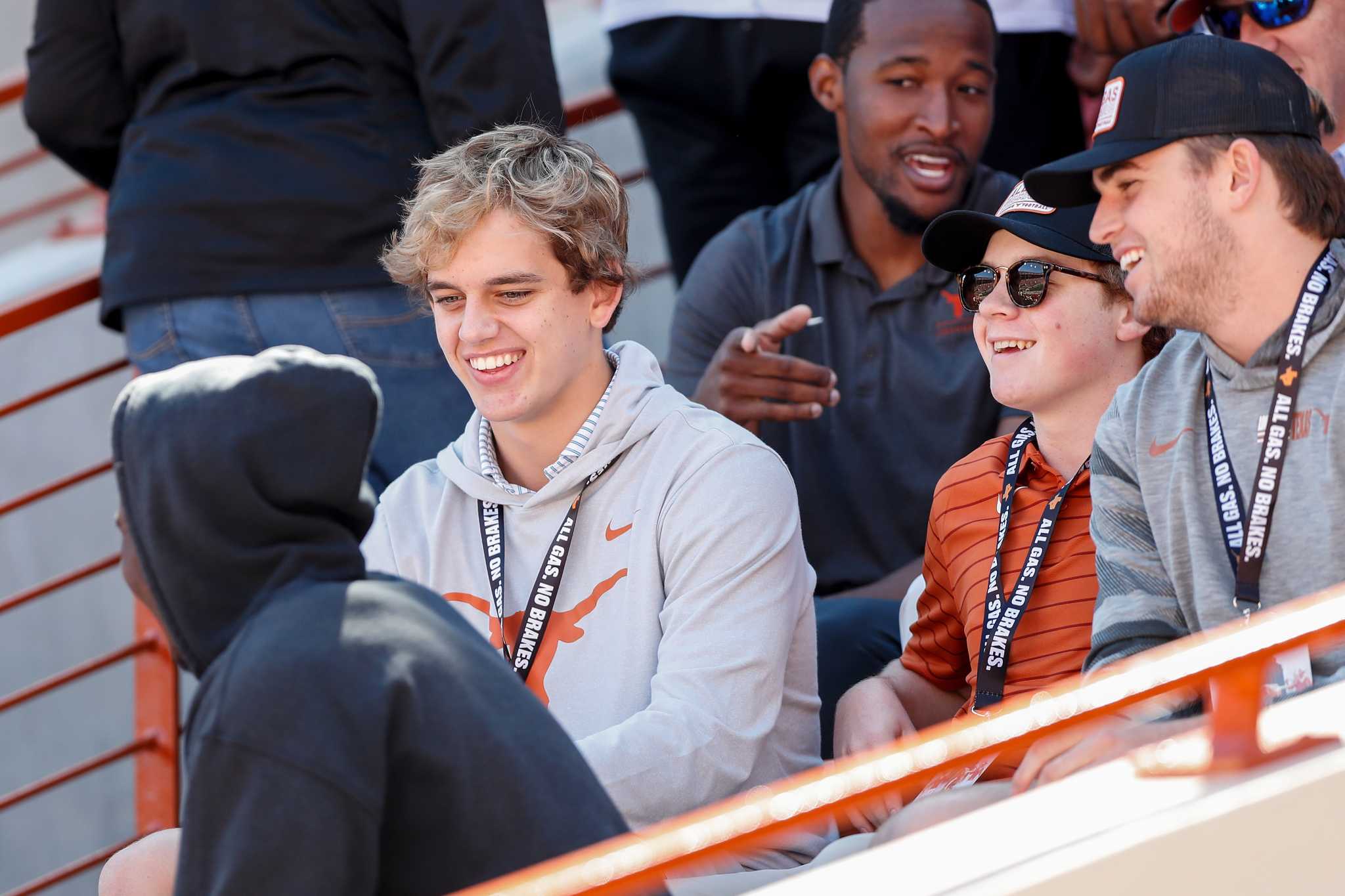 Top-ranked QB recruit Arch Manning commits to Texas