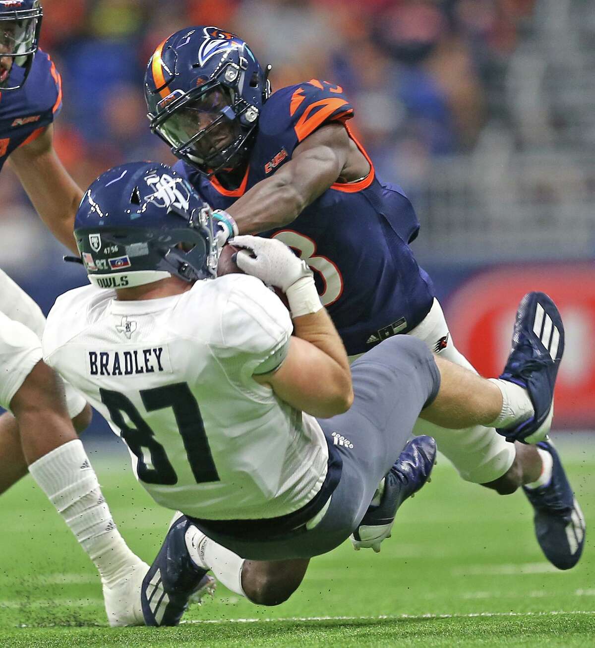 Burford, Woolen receive NFL Scouting Combine invites - UTSA