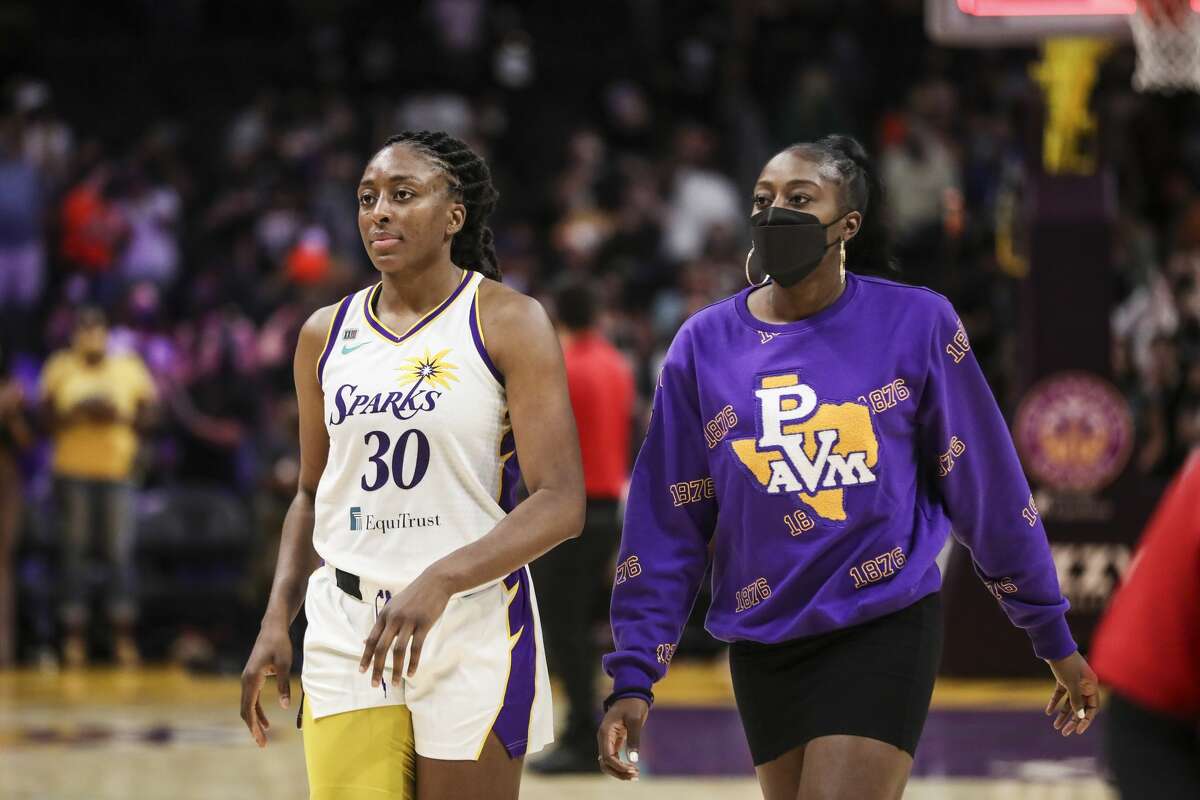 Nneka Ogwumike and Chiney Ogwumike were among the players who signed a full-page print ad in support of reproductive rights that in the New York Times on Sunday.