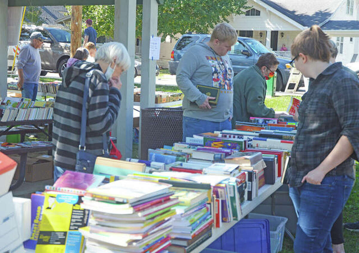Sunday’s 29th annual Leclaire Parkfest drew a record crowd and a record number of vendors.