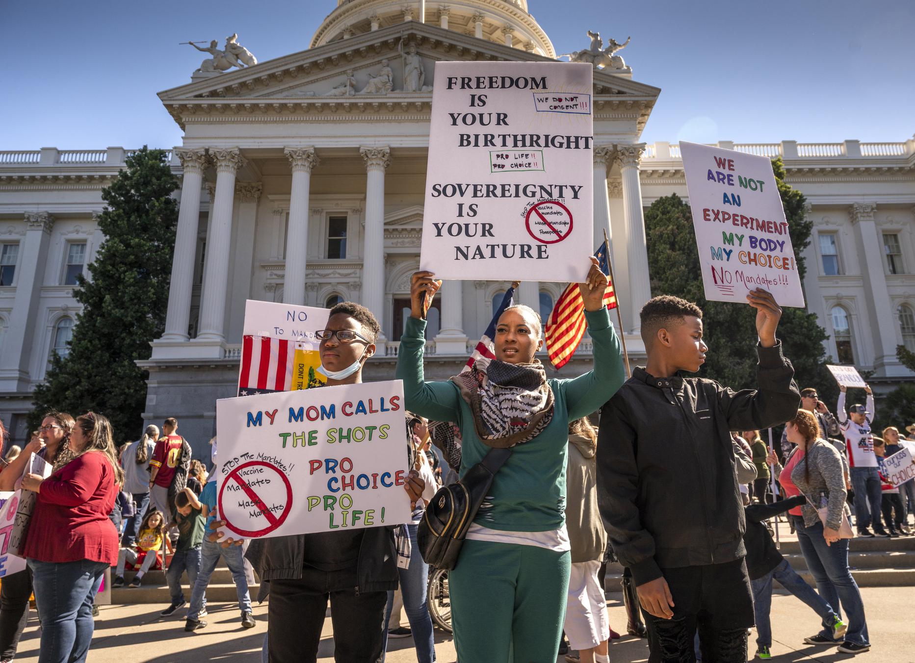Bay Area largely sits out protests over vaccine mandates for students - Vimarsana News