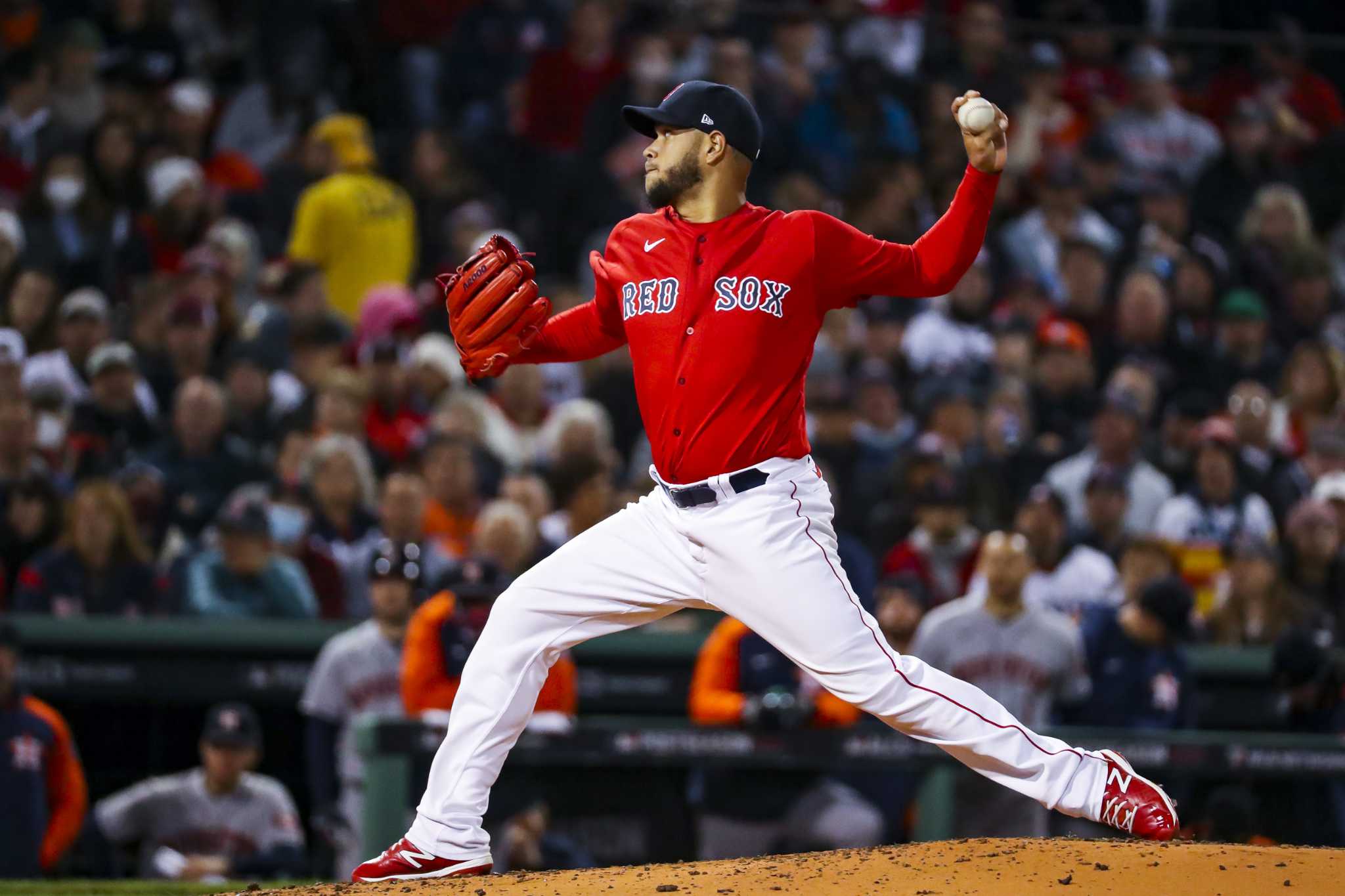 Carlos Rodón dominant in win over Astros