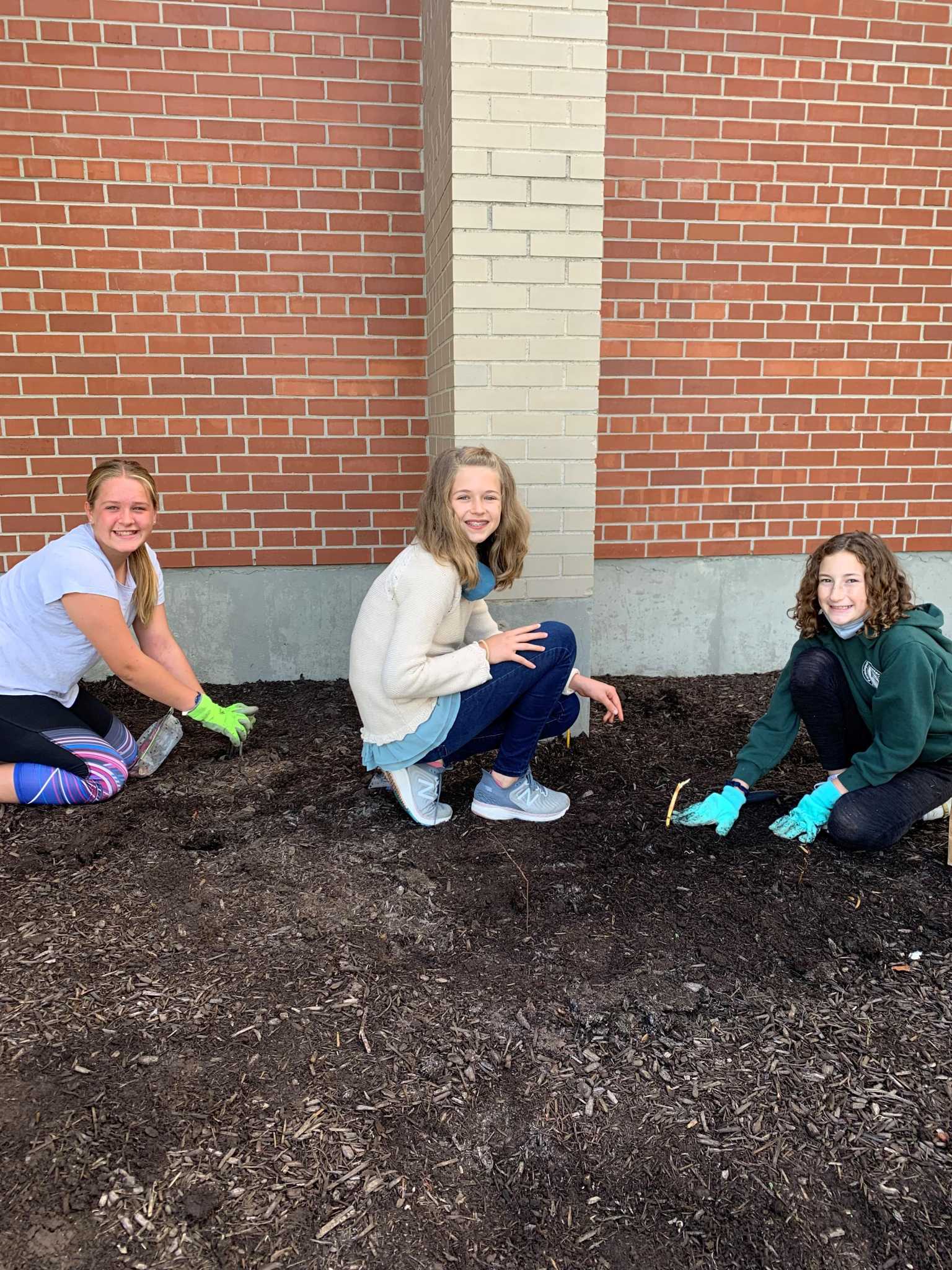 Ridgefield sixth graders sow seeds for spring - Vimarsana News