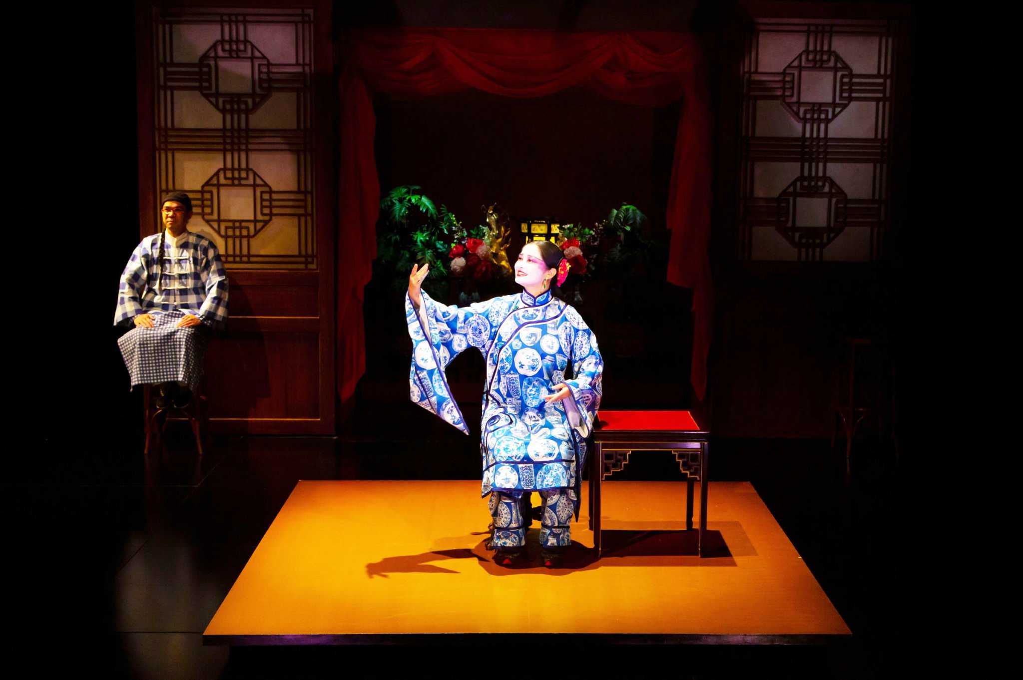 Review: Long Wharf tells story of 'sideshow attraction' in 'Chinese Lady' - Vimarsana News