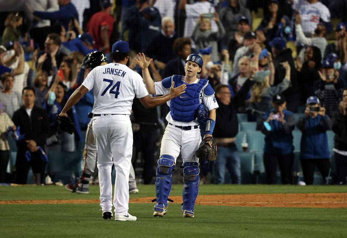 Gavin Lux sparks Dodgers' two-out rally in Opening Day win