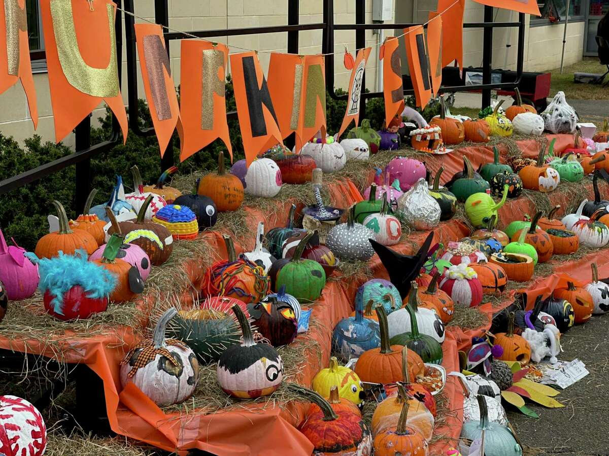 In Photos Tokeneke Pumpkin Carnival returns to Darien