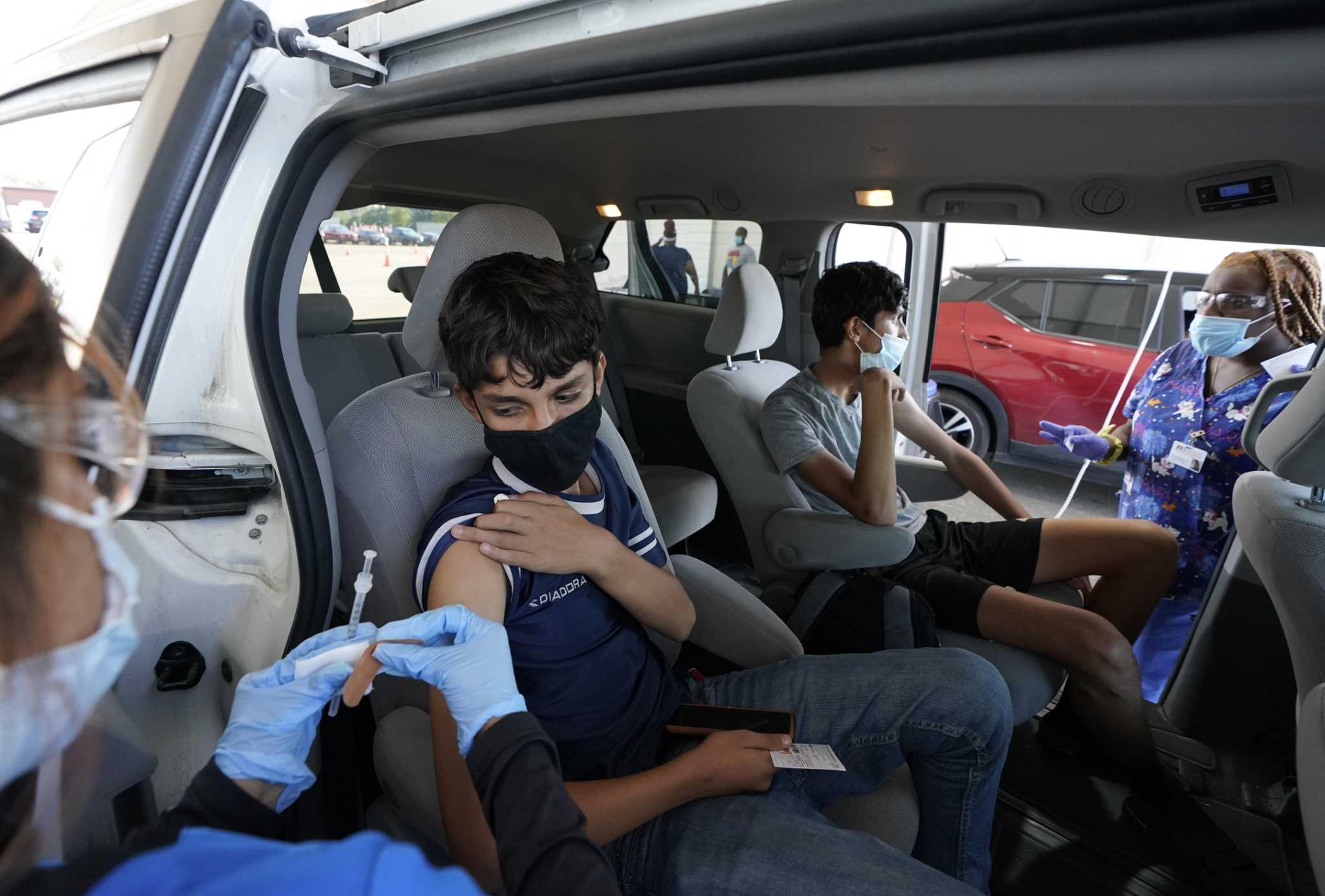 Pfizer COVID-19 booster shot set to be cleared for younger teens, NYT reports - Vimarsana News