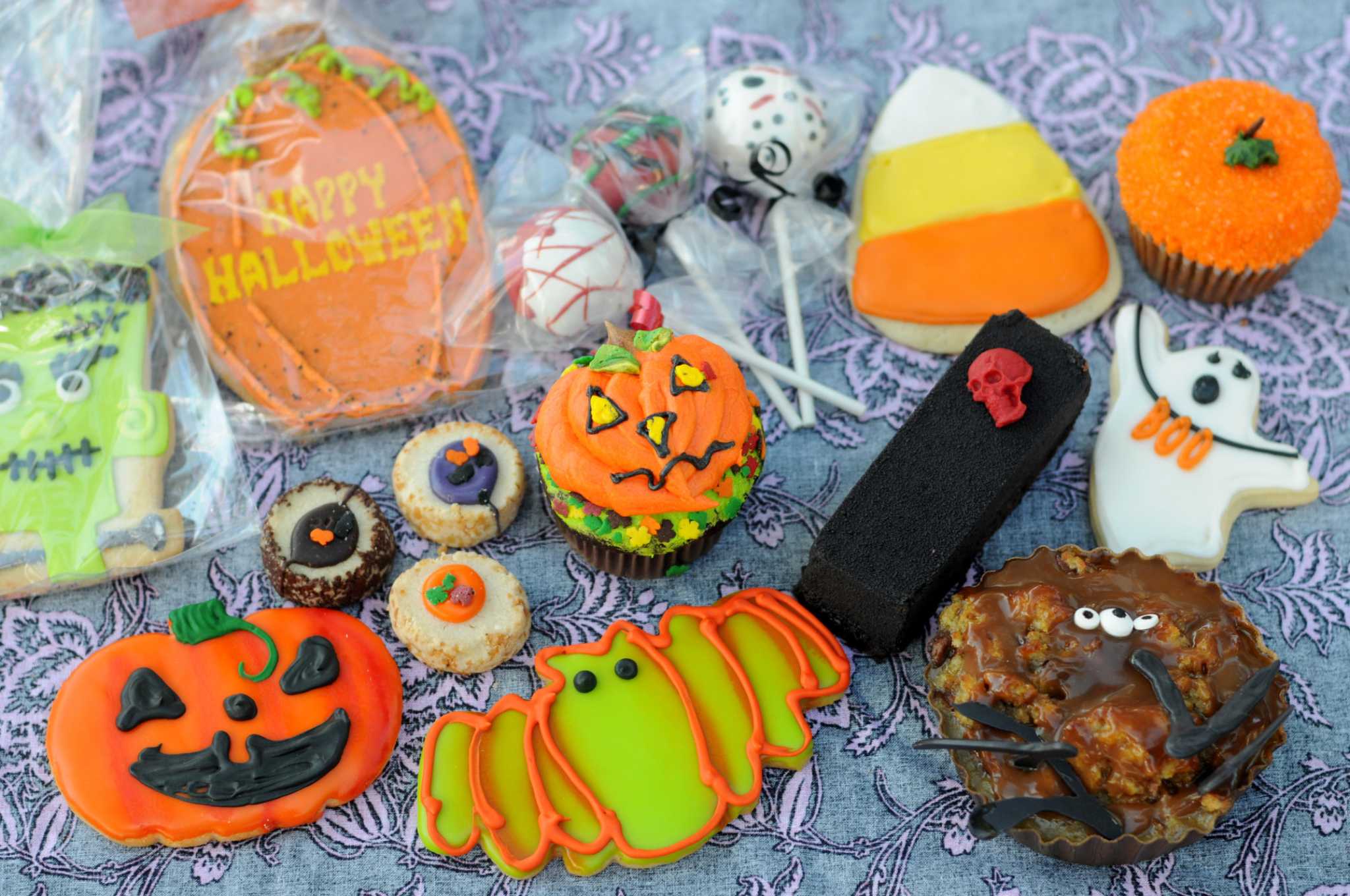 5 great San Antonio bakeries for Halloween cookies, cakes, gingerbread houses and more - Vimarsana News
