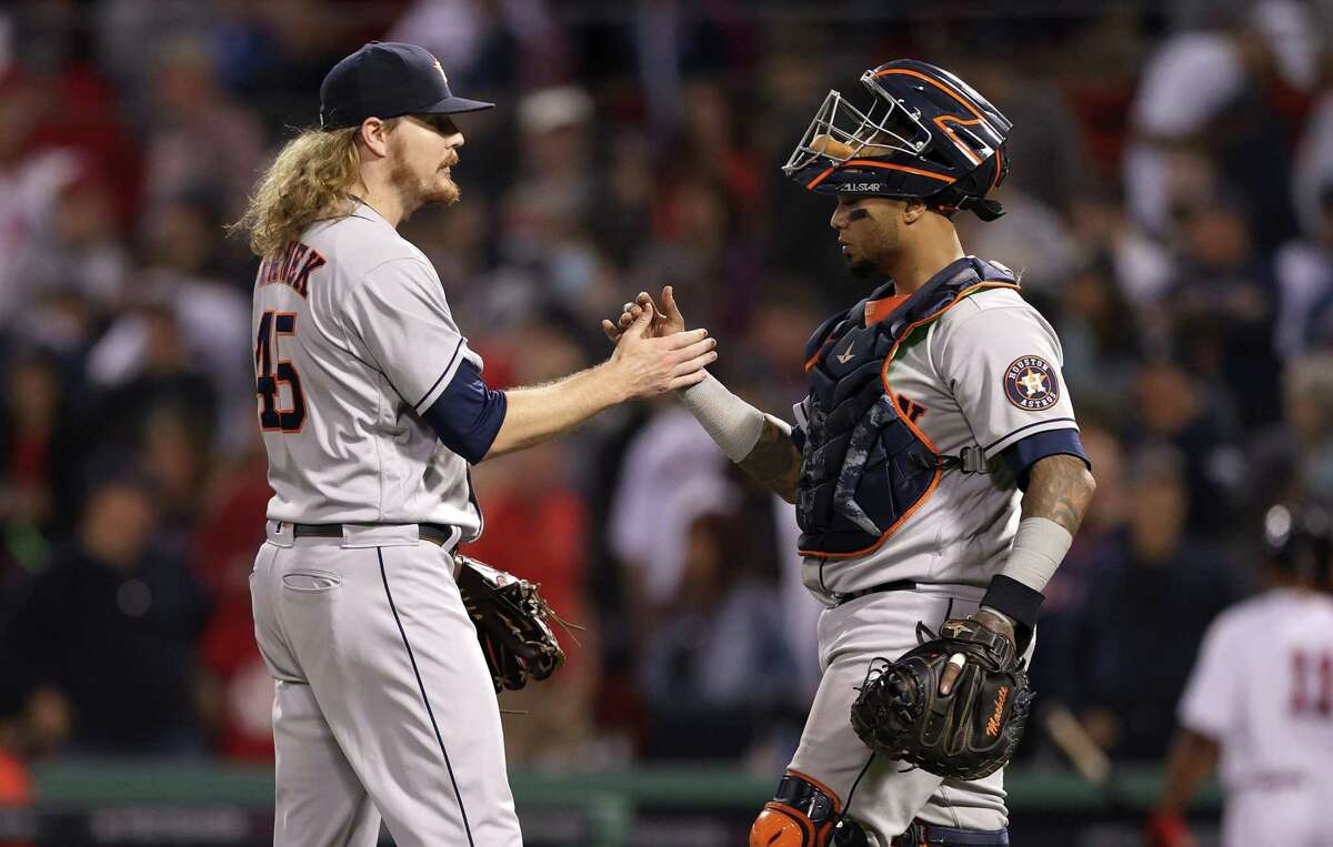 Astros tie ALCS with seven-run ninth against Red Sox