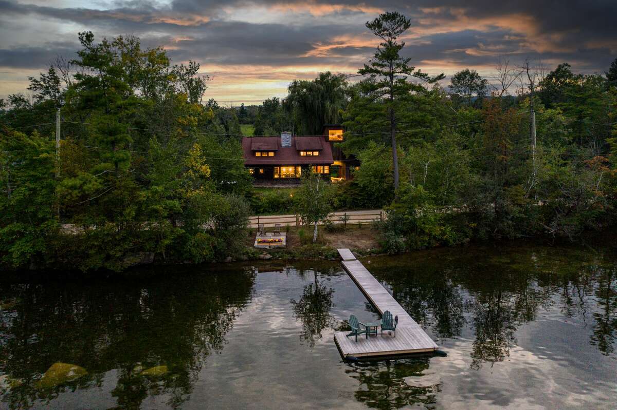 Connecticut ‘Twin Lakes’ house with tower loft listed for 1.5M