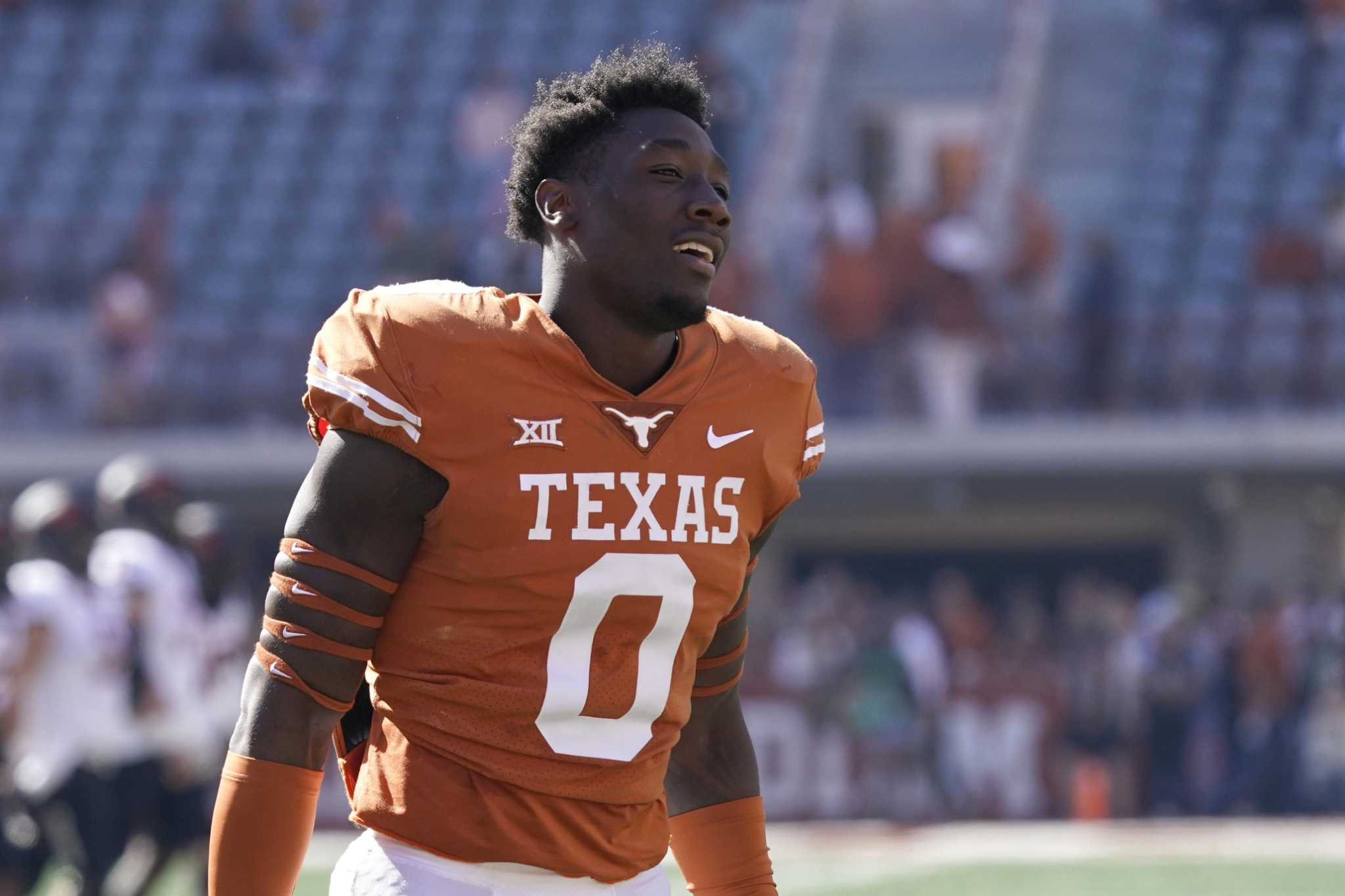 Texas star LB DeMarvion Overshown has declared for the 2023 NFL Draft. He  will not play in the Alamo Bowl. #HookEm 