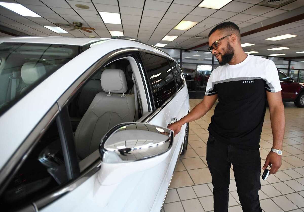 Veteran presented a free car at Fairfield dealership