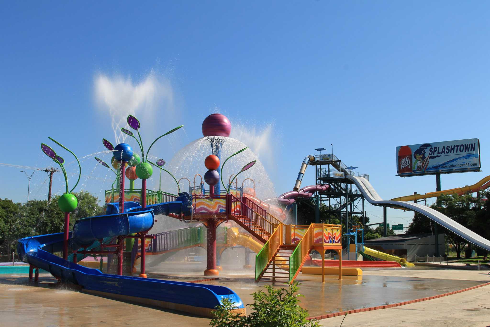 Could Splashtown water park a car dealership? San Antonio City