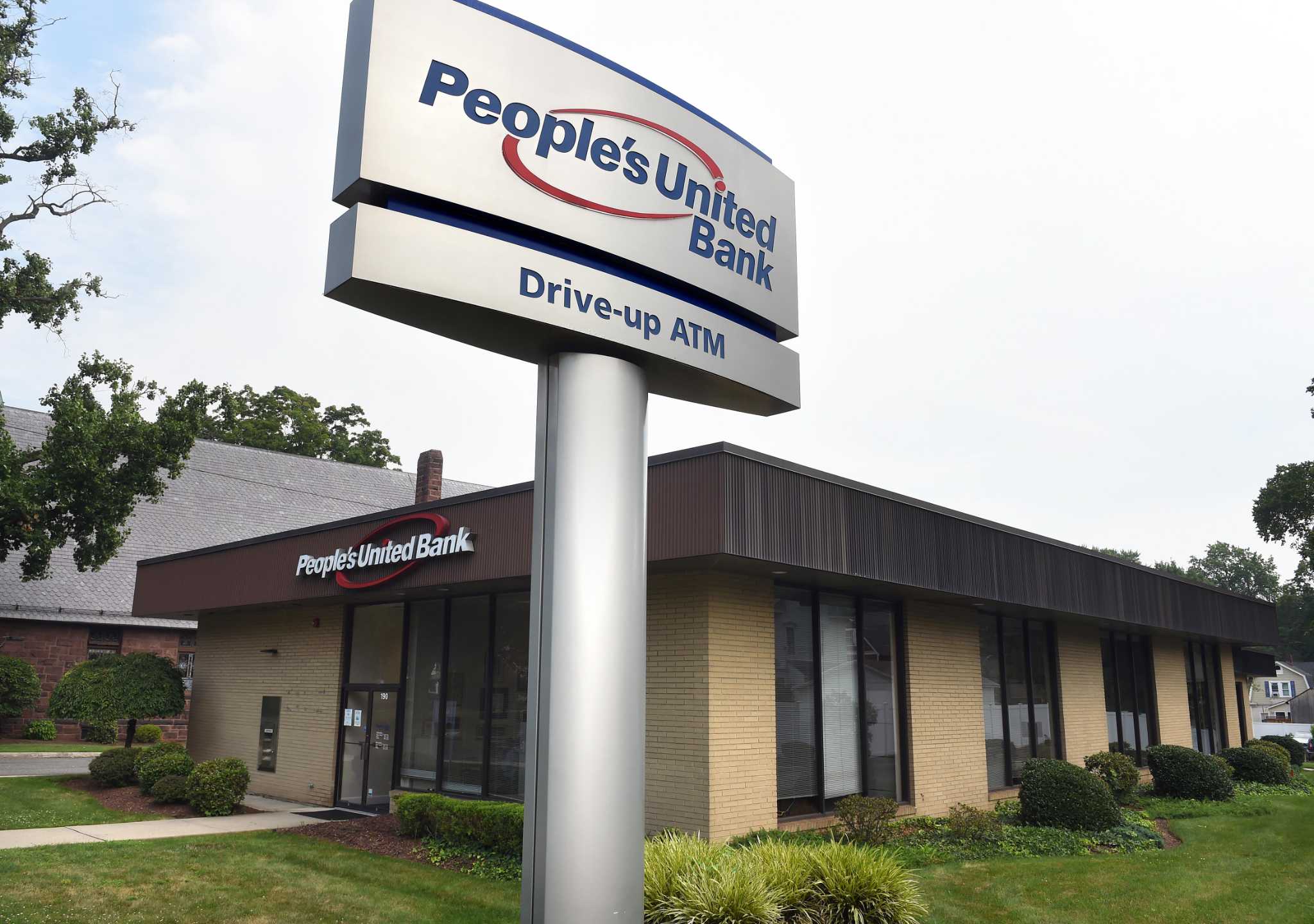 Connecticut’s People’s United Bank gets final approval for merger