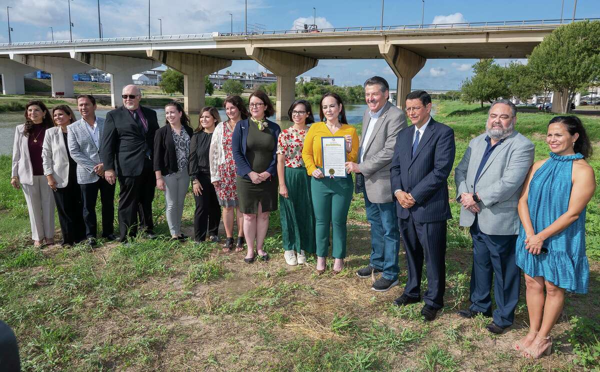 Dignitaries from Laredo and Nuevo Laredo gather at Las Palmas Nature Trail, Thursday, Oct. 21, 2021, to announce the 28th Annual Dia del Rio combined with National Make a Difference Day during a joint proclamation by the mayors of both cities.