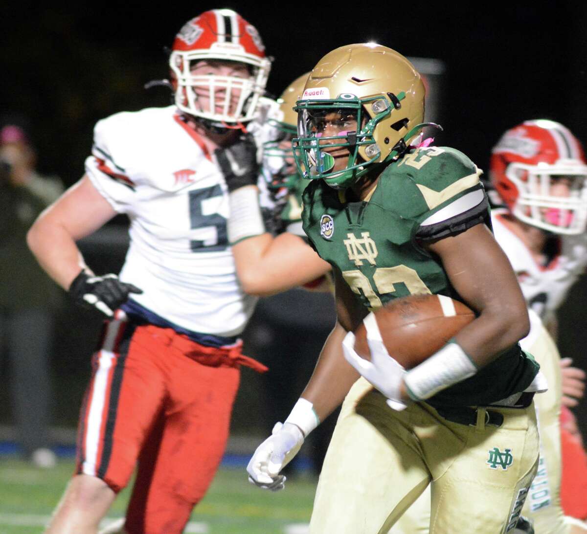 Jacob Staton scores four TDs as Notre Dame-West Haven run past Masuk