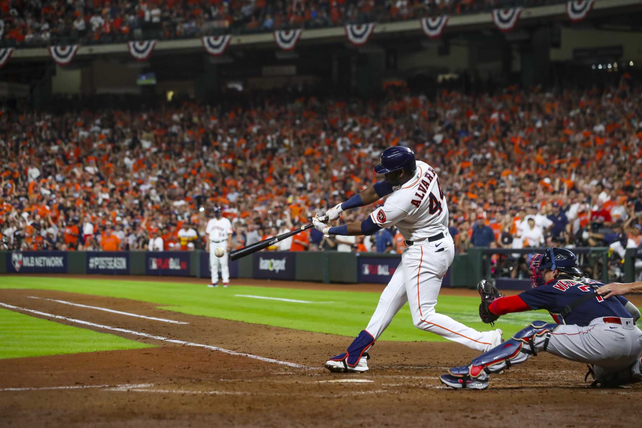2019 World Series: Astros' Yordan Alvarez goes deep in Game 5