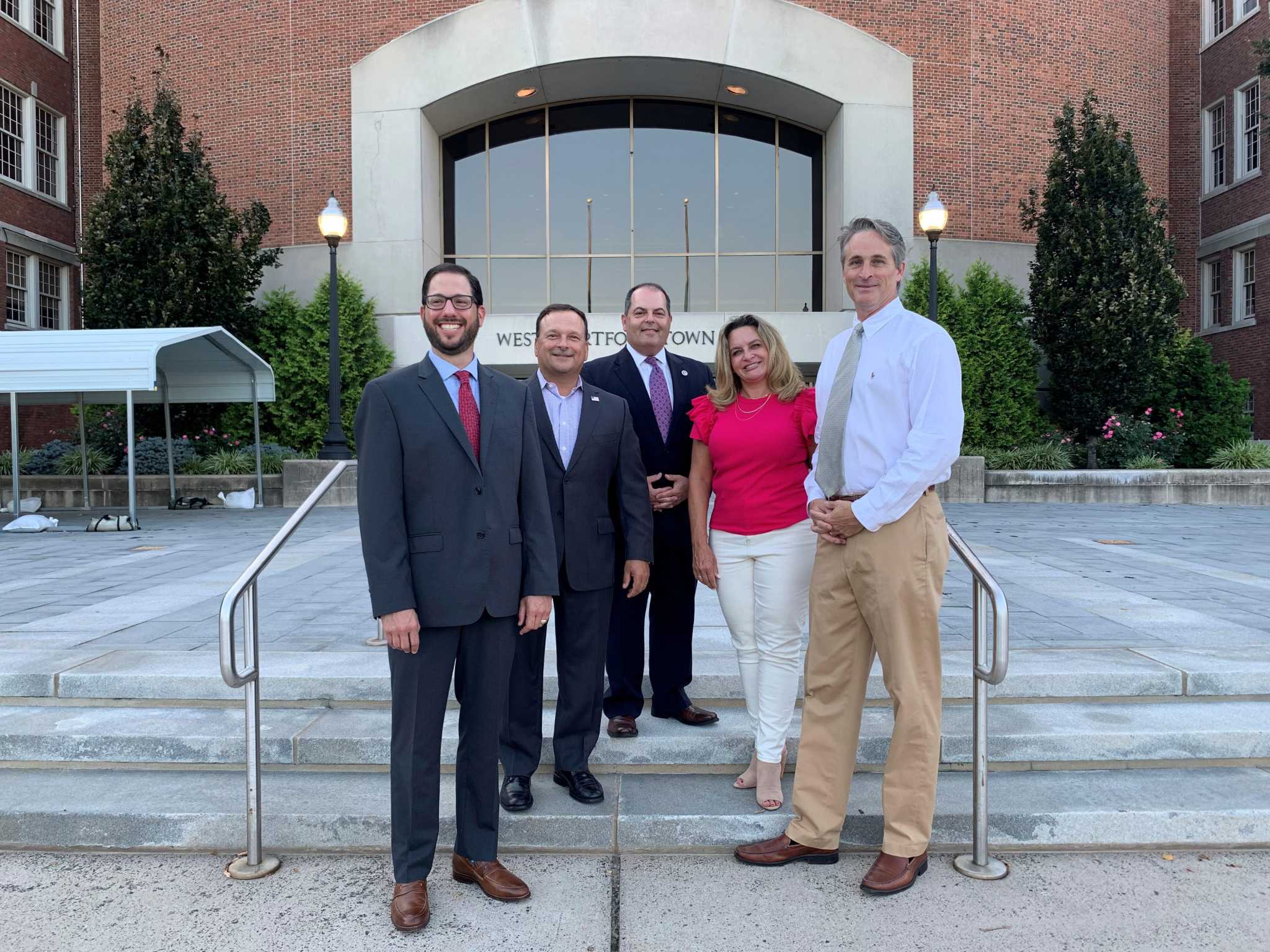 'A Connecticut Party' finds middle ground in West Hartford - Vimarsana News