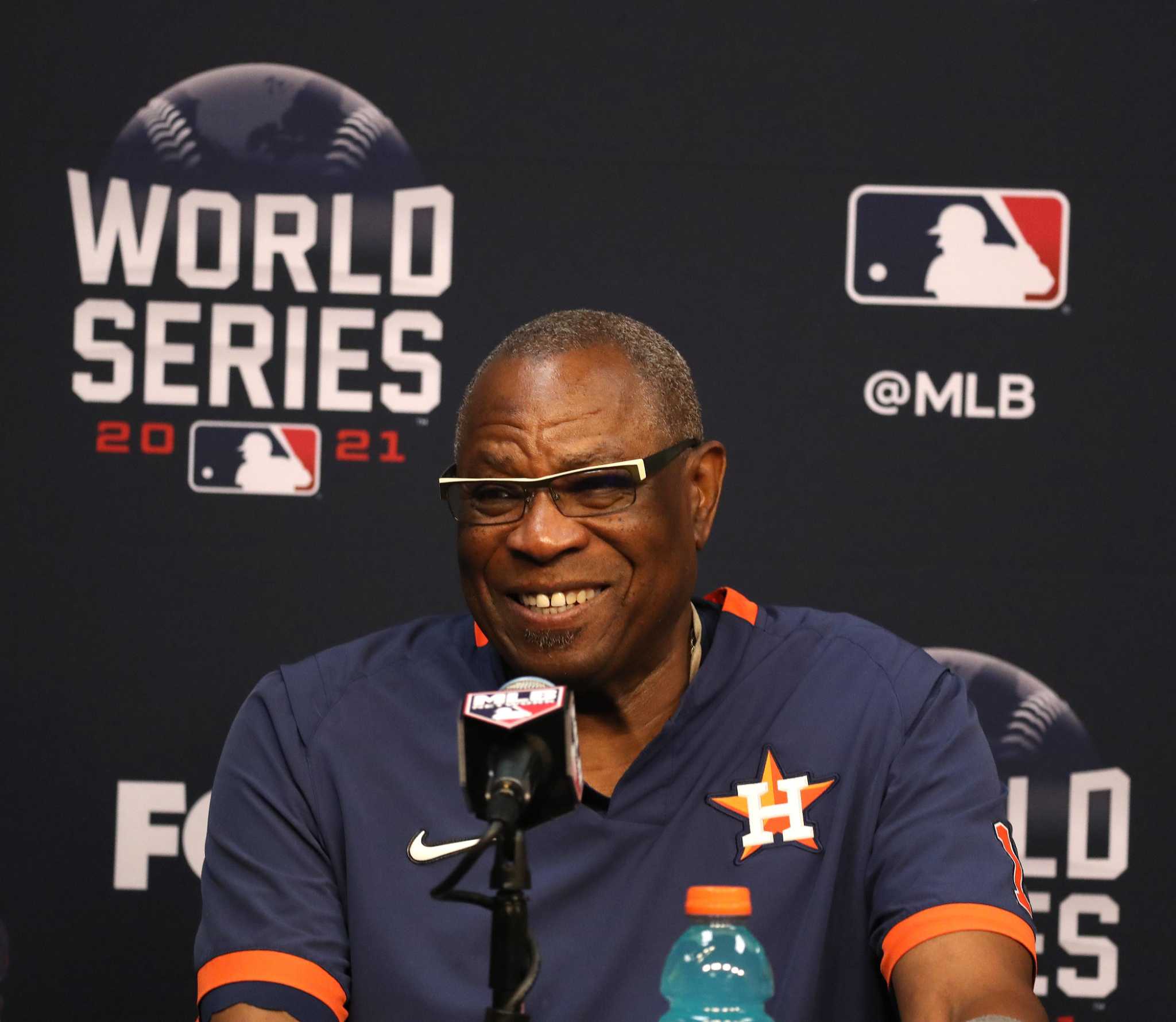 Dusty Baker's delicate touch: From babysitting Barry Bonds to managing  Astros