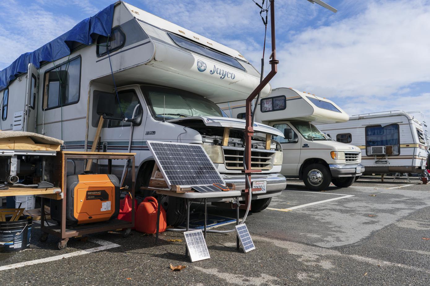 Listen: Palo Alto's 2-year battle over 4 homeless parking spots - Vimarsana News