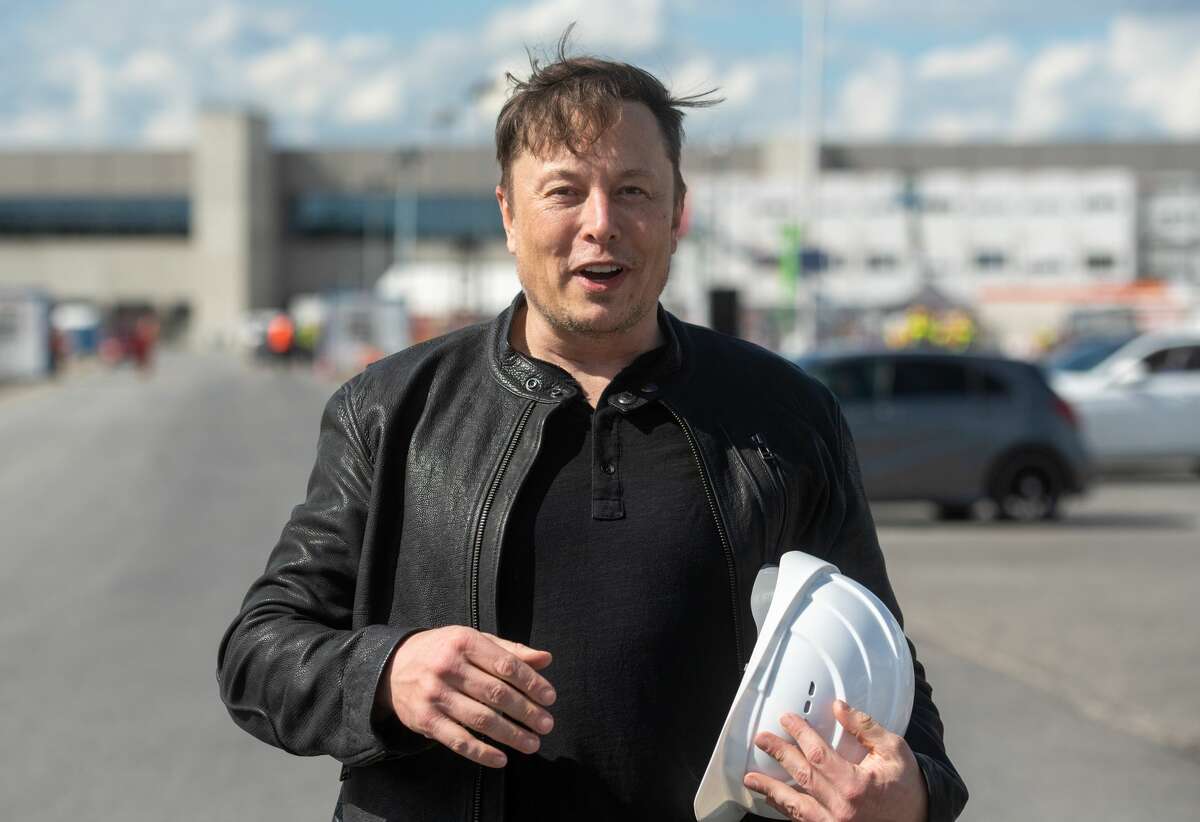 Forbes: Elon Musk no longer the world's richest person