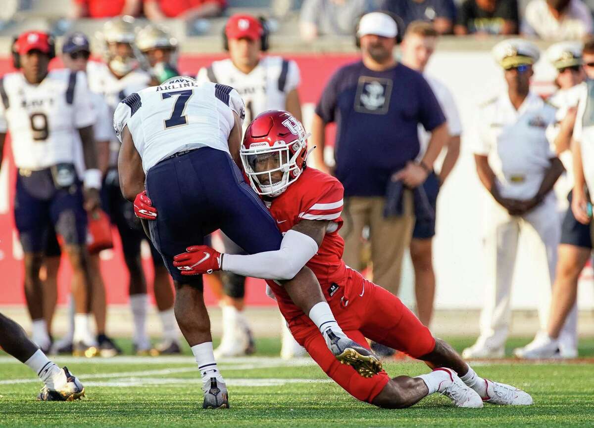 Houston Cougars cornerback Damarion Williams, making a play against Navy last season, is hopeful of hearing his name called in later rounds of NFL draft.