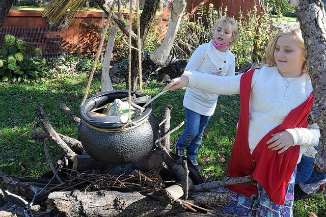 Halloween fun and frights a family affair at this Jacksonville house - Vimarsana News