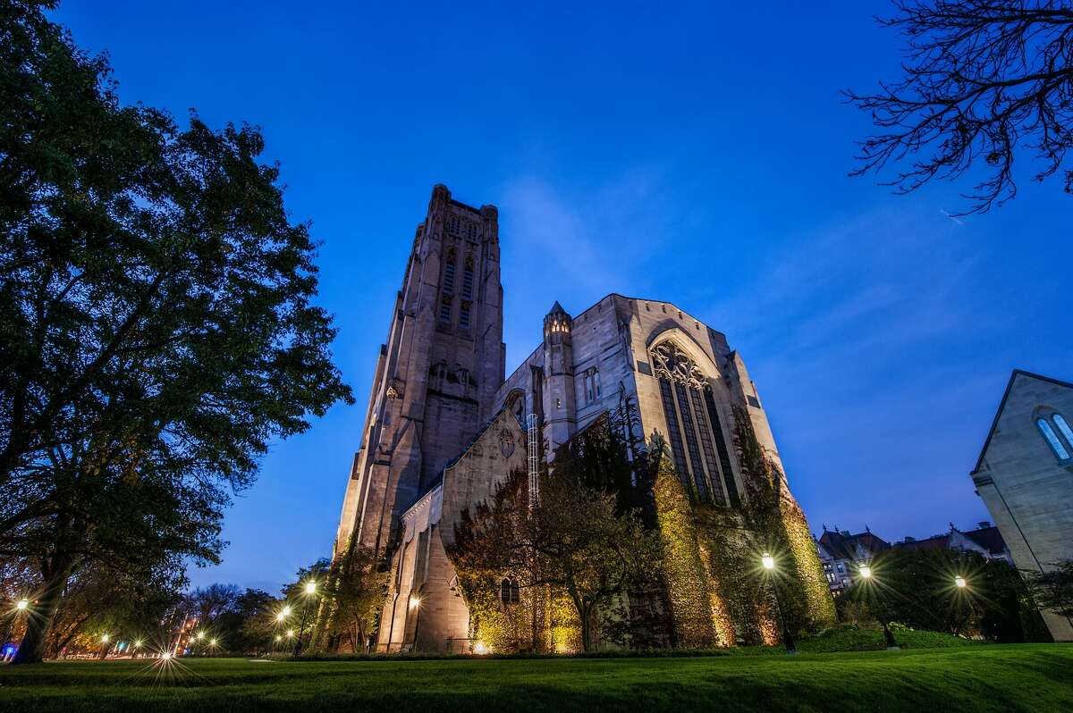 This is the Rockefeller Chapel on the University of Chicago campus in Hyde Park.