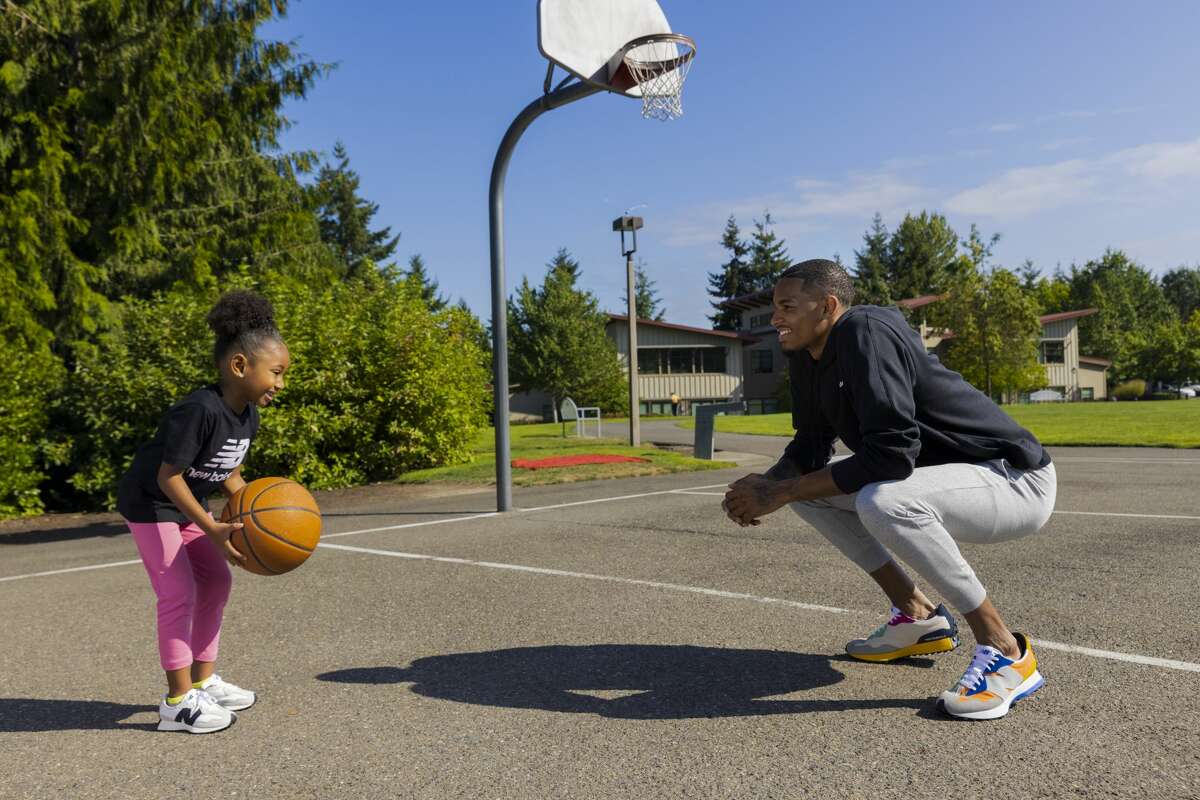 Dejounte Murray�s New Balance collab heats up with new shoe
