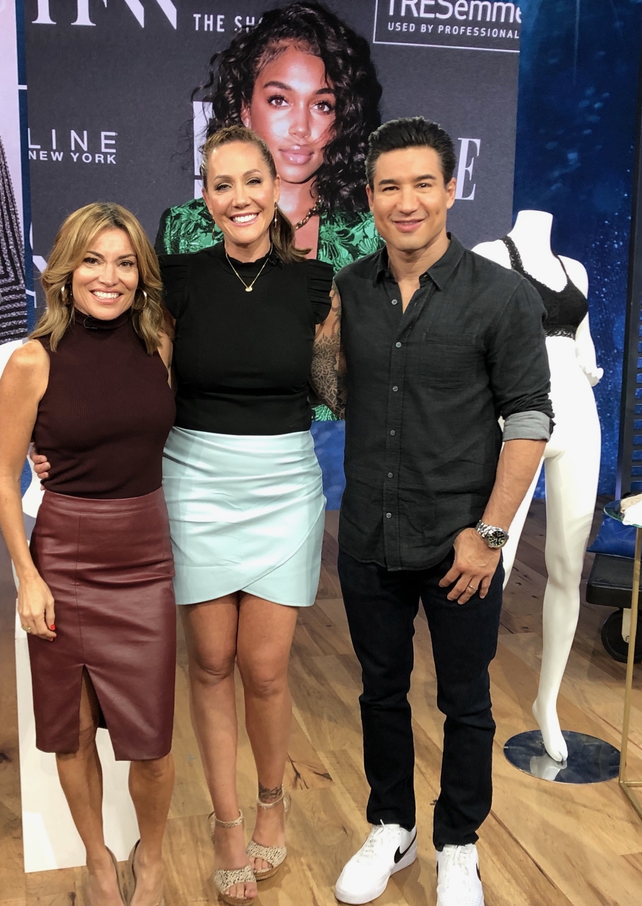 Local bra expert on 'Access Daily' with Kit Hoover, Mario Lopez