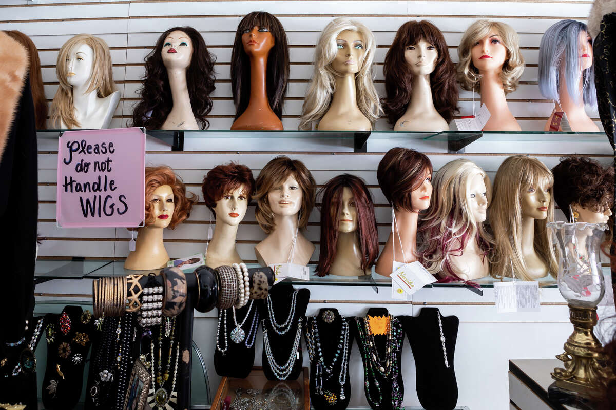 wigs shopping