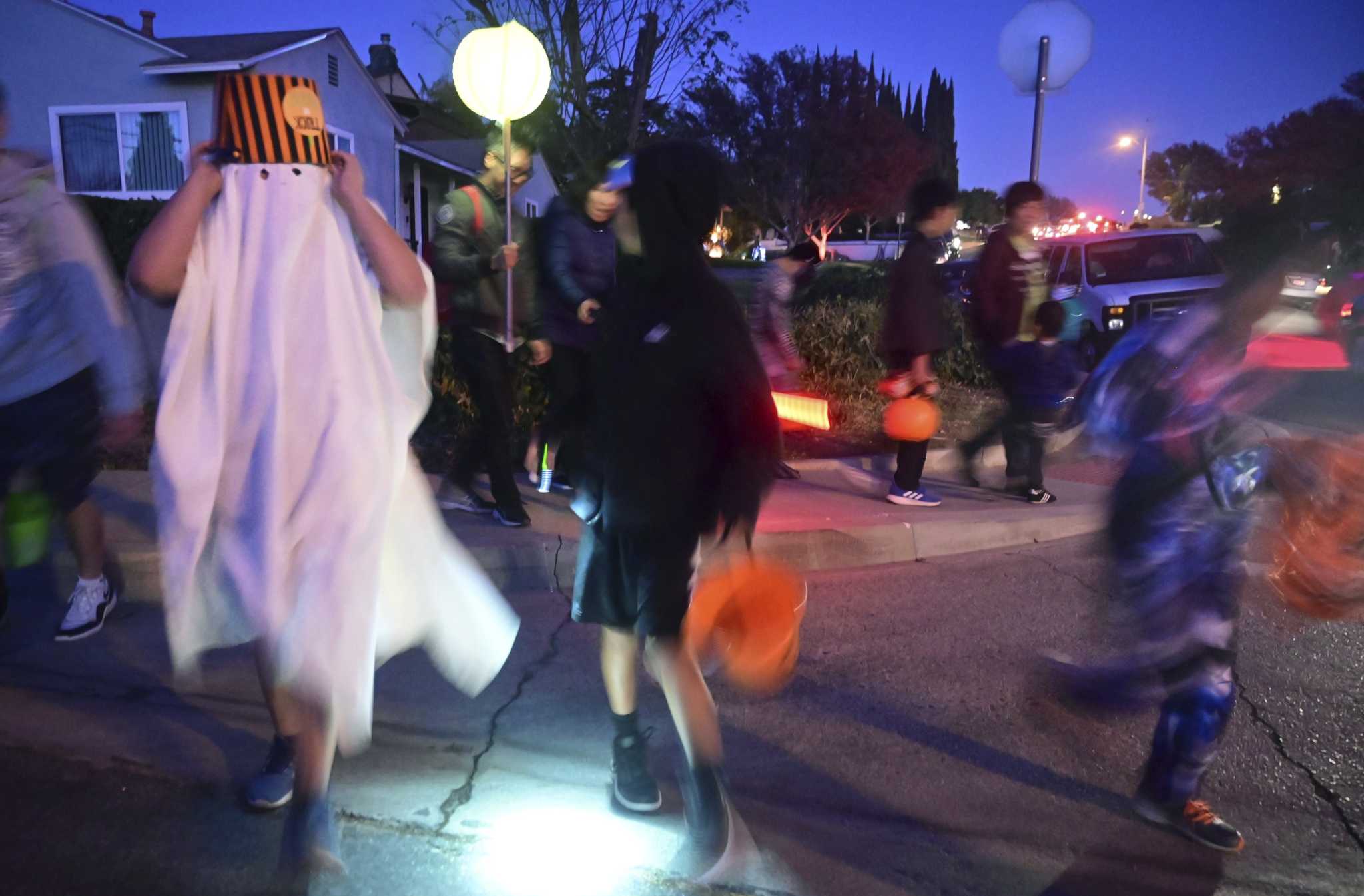 Big Rapids DPS offers trickortreating safety tips