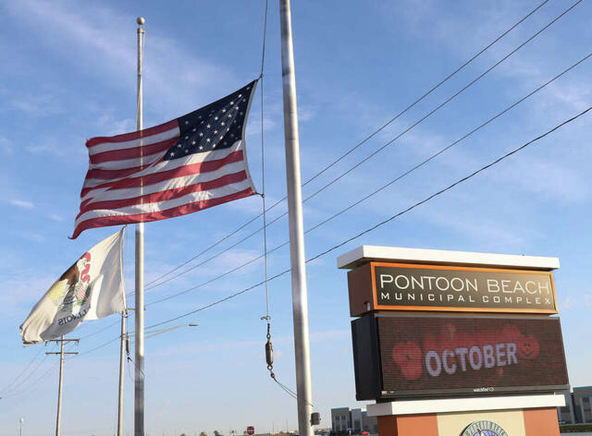 Unimaginable Community grieves for slain officer