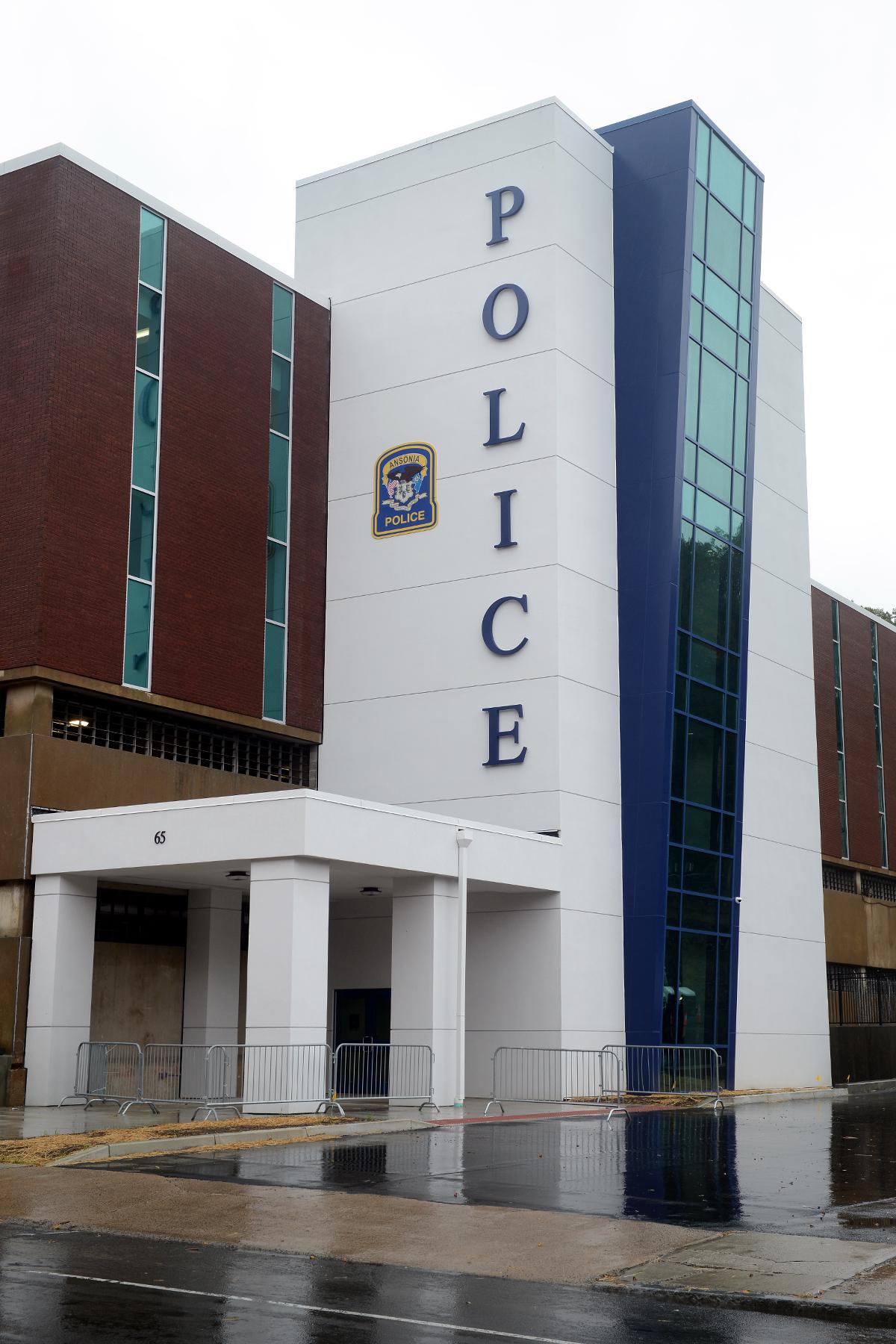 Ansonia tow operator alleges mistreatment by police — again - Vimarsana News