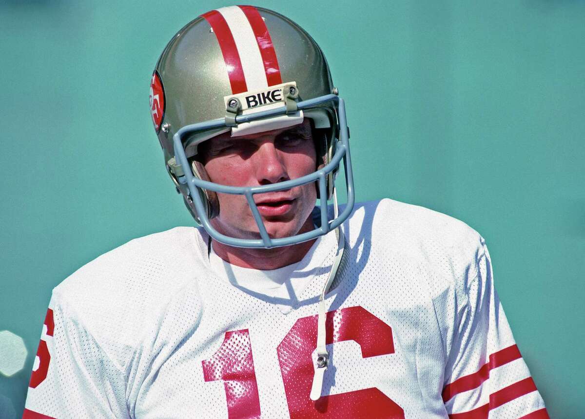 Joe Montana of the San Francisco 49ers celebrates against the Dallas  News Photo - Getty Images