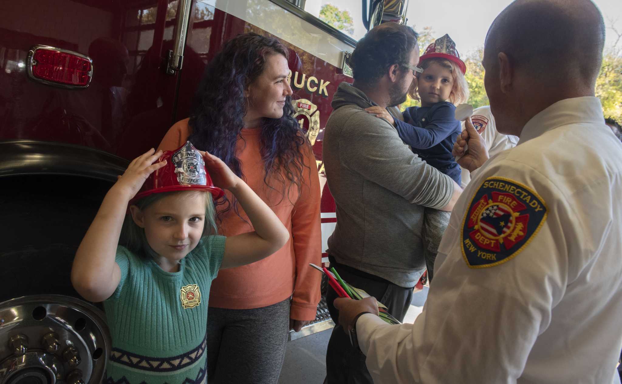 Schenectady second-grader called heroic after fire ravages family home - Vimarsana News