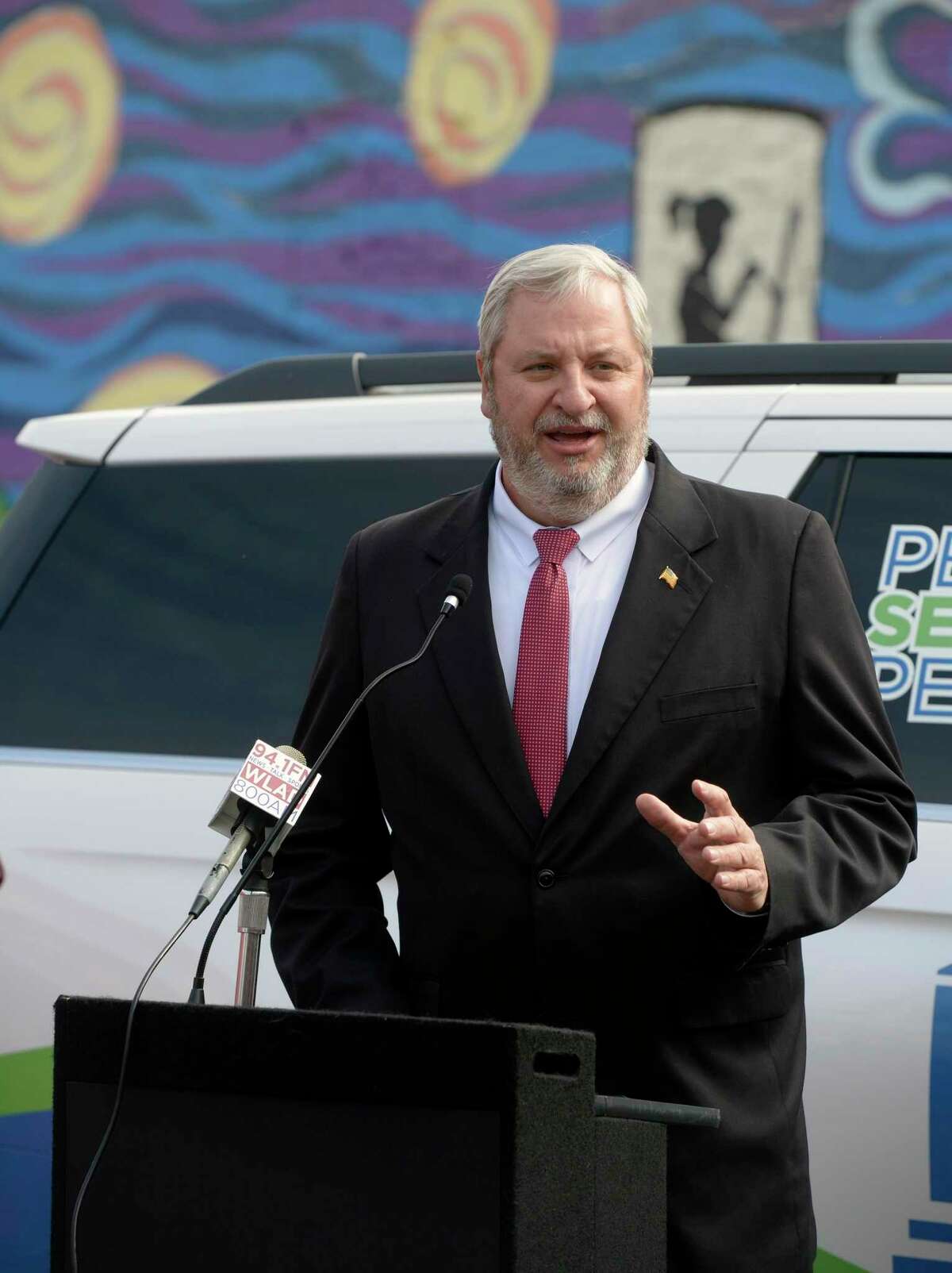 Savings Bank of Danbury pitches fourstory office building to be