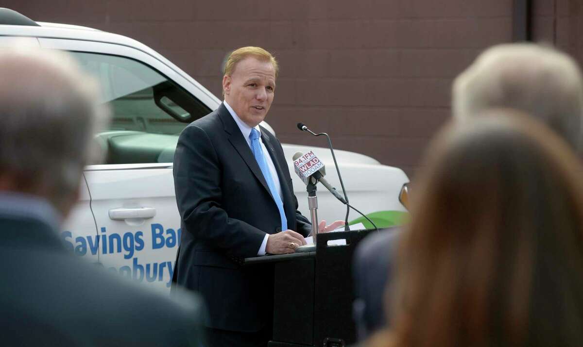 Savings Bank of Danbury pitches fourstory office building to be