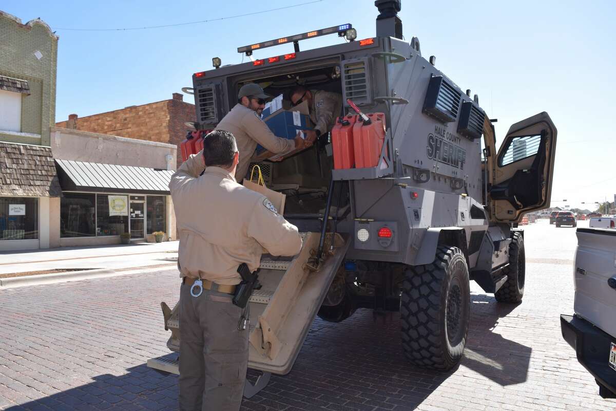 Hale County Sheriff’s Office makes annual food dropoff at Salvation Army