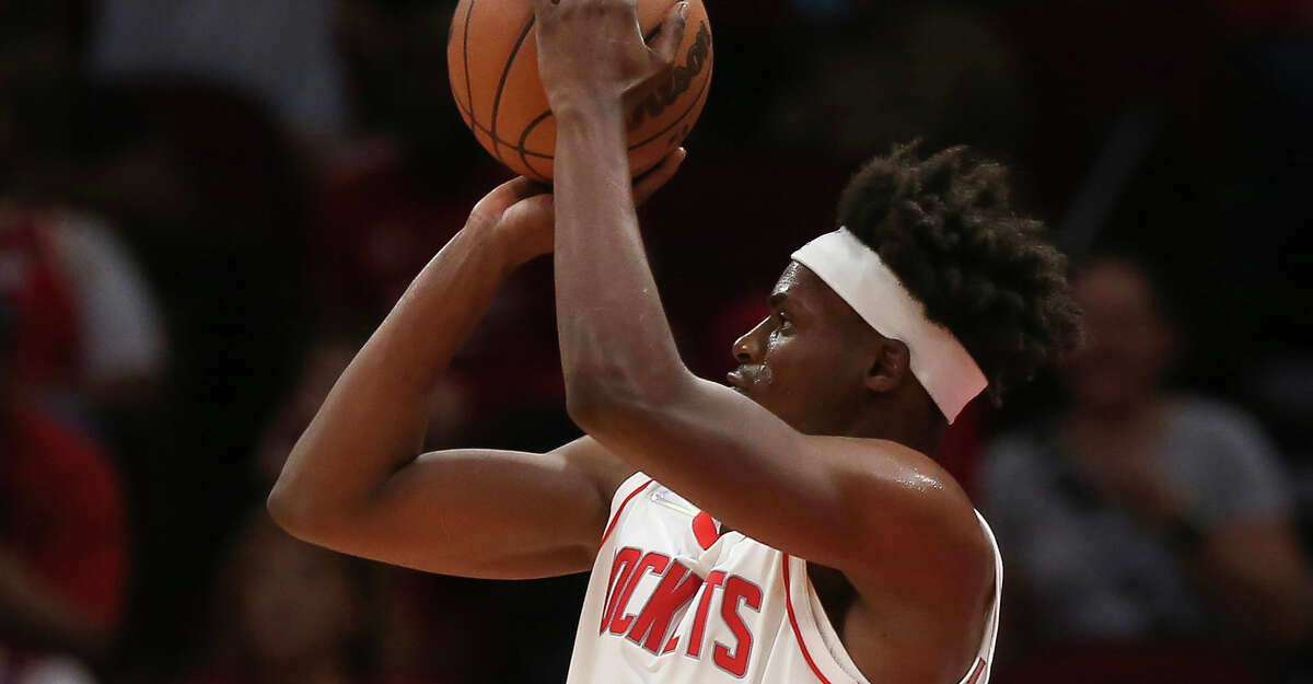 A sprained right foot has kept Danuel House Jr. out of the Rockets' lineup for six games before his expected return Wednesday against the Pistons.