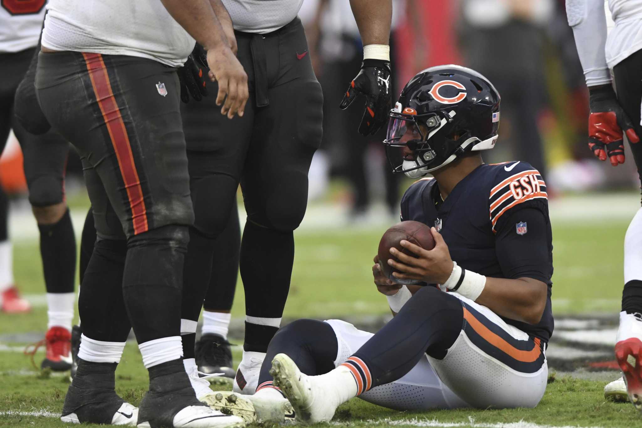 Why isn't Justin Fields starting? Bears shelter rookie QB behind