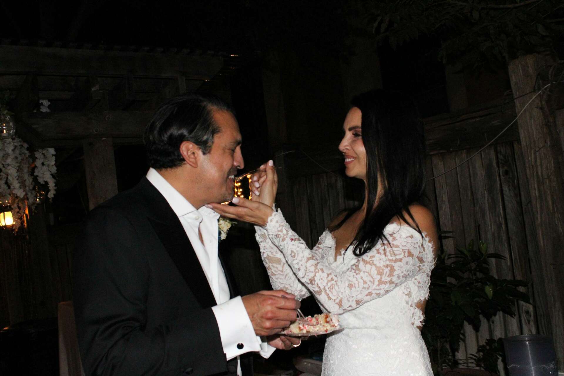 World Car Girl' Bequi Sierra married prominent San Antonio Attorney during  intimate ceremon, image size:1920x1280