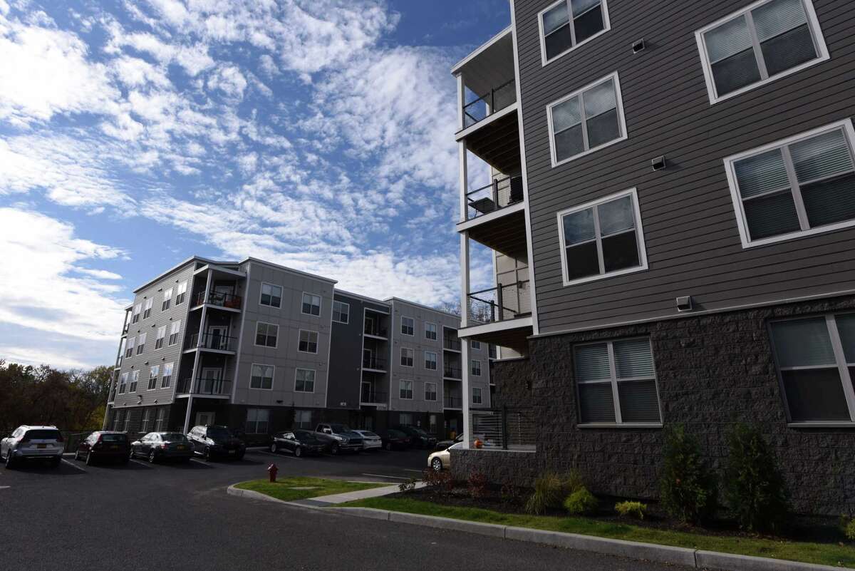 The Rise at Pine Hills offers modern apartments in Pine Hills