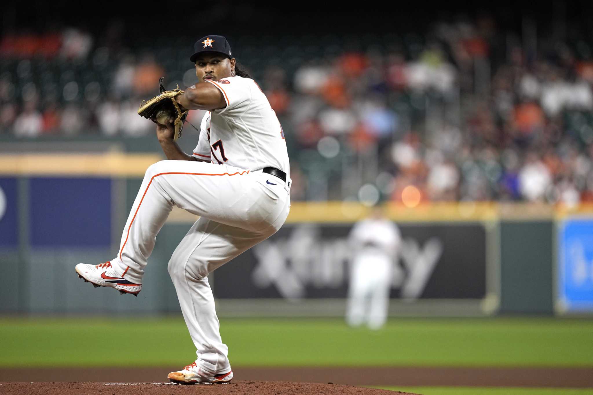 Explaining the Astros' Luis Garcia's dance-like pitching motion