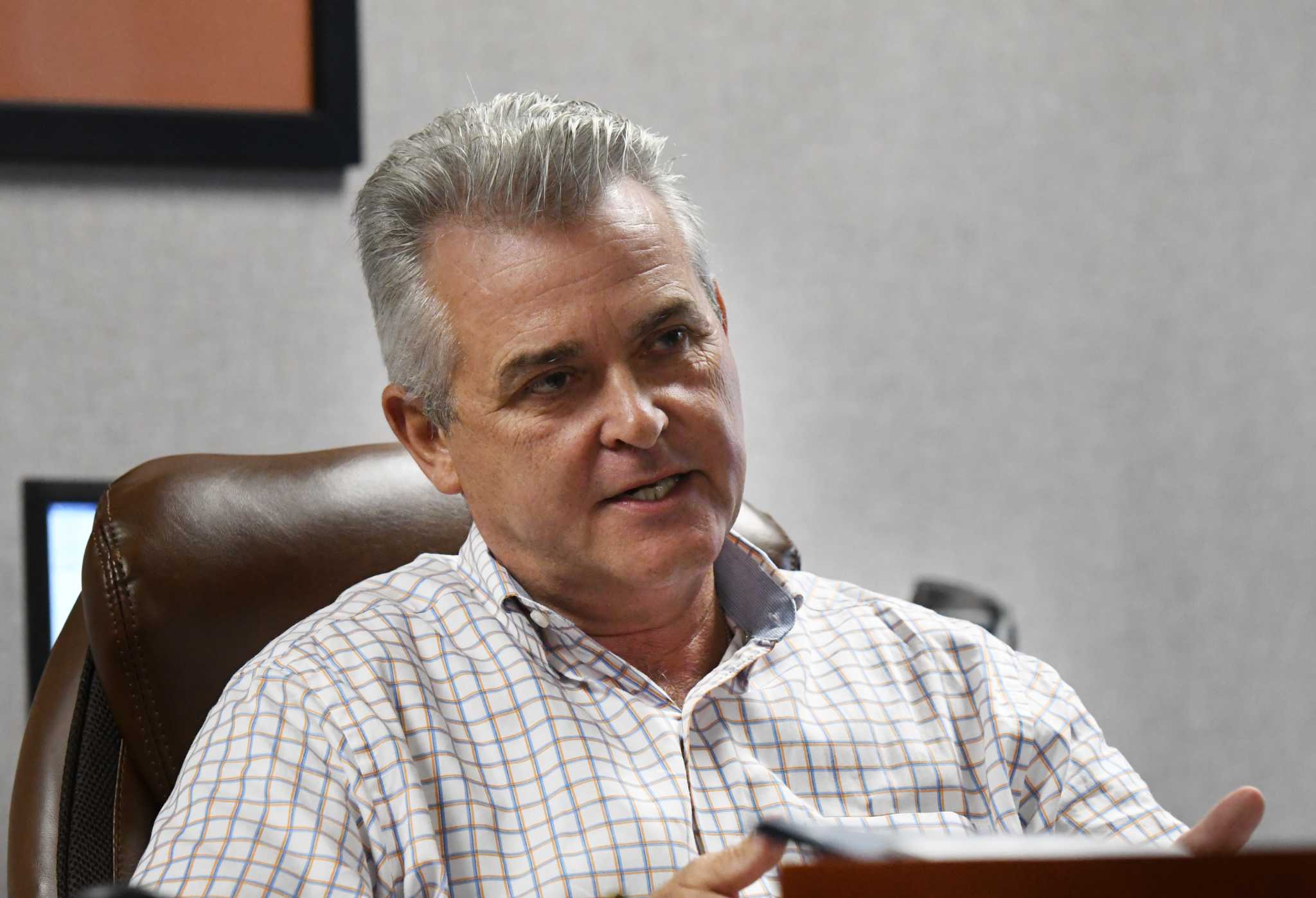 Incumbency's rewards shape the Rensselaer County executive race - Vimarsana News